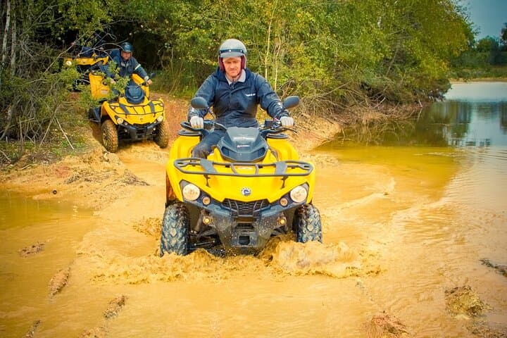 One hour quad ride between Nantes and La Baule