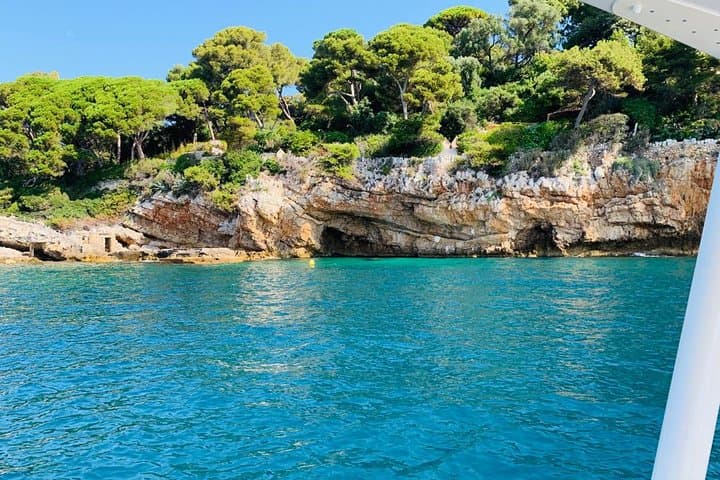 Access to remarkable nature in the heart of the Côte d'Azur