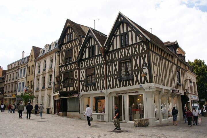 Touristic highlights of Auxerre a Private half day tour (4 Hours) with a local