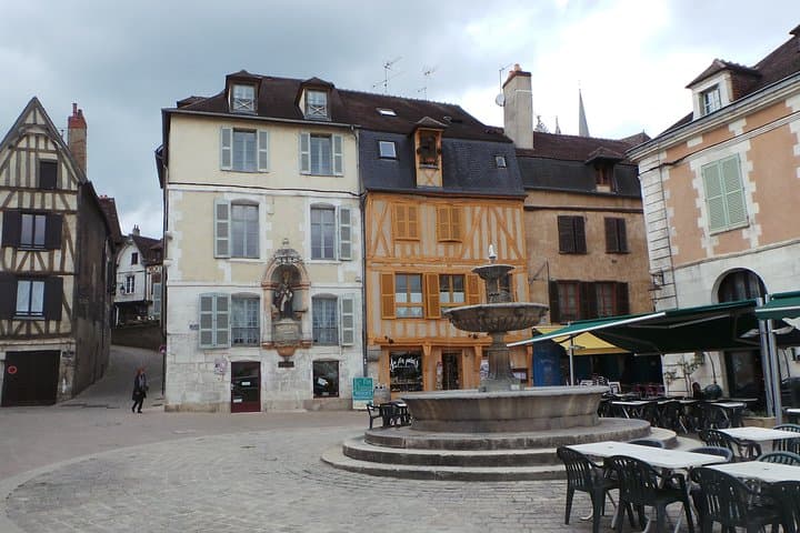 Touristic highlights of Auxerre a Private half day tour (4 Hours) with a local