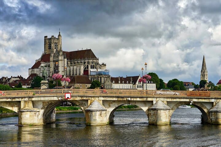 Touristic highlights of Auxerre a Private half day tour (4 Hours) with a local