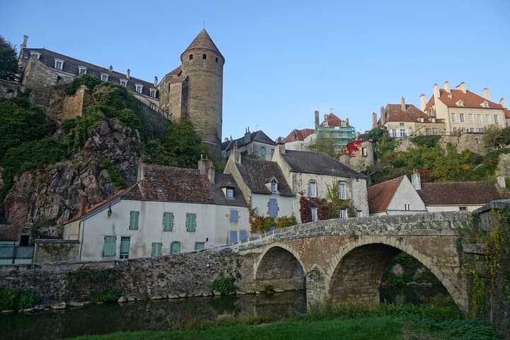Touristic highlights of Semur-en-Auxois a Private half day tour with a local