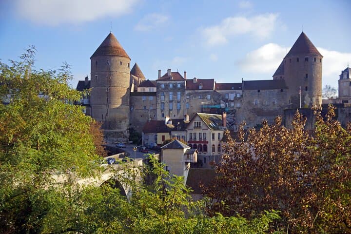 Touristic highlights of Semur-en-Auxois a Private half day tour with a local