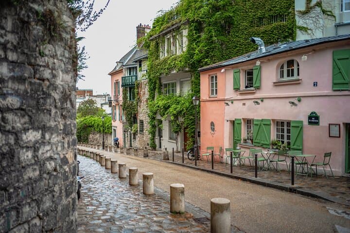 The romantic side of Paris (Fall in love again) - Private tour with a local