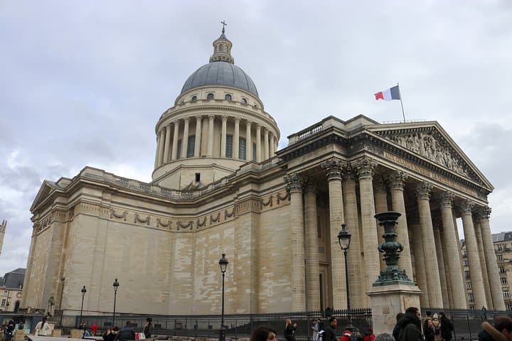 Fascinating Architecture of Paris on Private Tour with a local