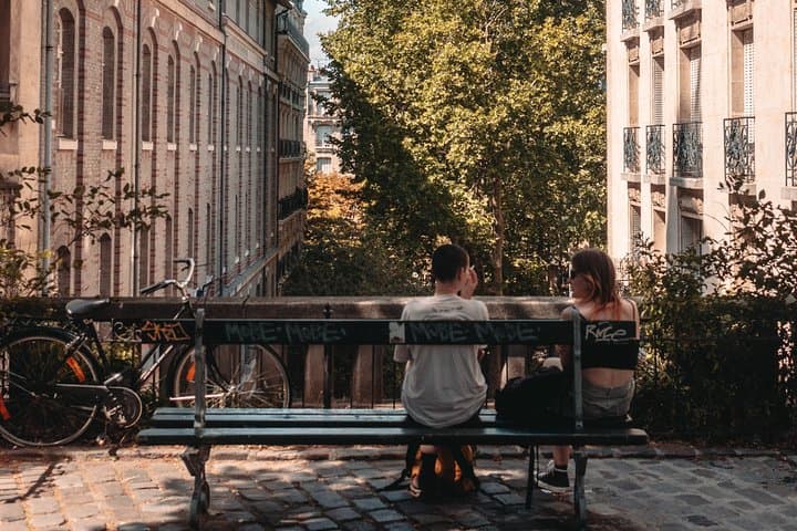 Private tour of the toursitc & hidden highlights of Montmarte Paris