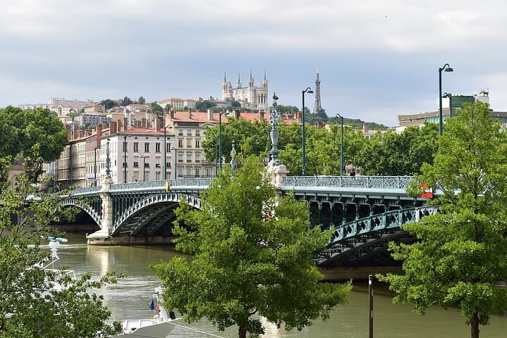 Private 4-hour City Tour of Lyon with driver, guide and Hotel pick-up