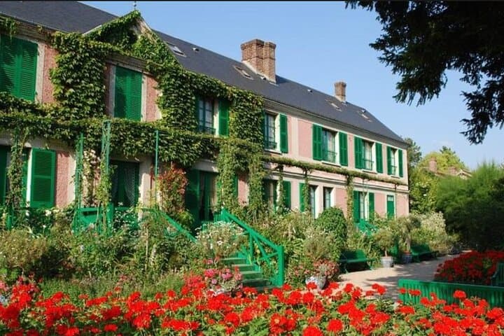 Giverny & Honfleur Private Tour from Paris