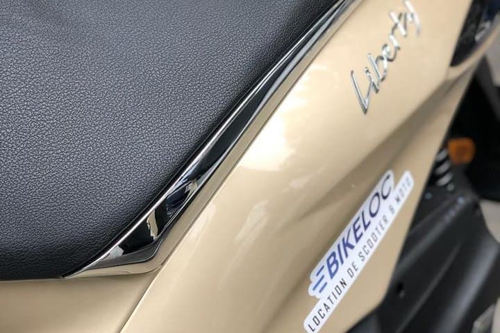 Liberty scooter rental Piaggio 50cc (4T) Paris