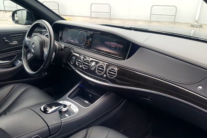 Paris Region Luxury Day in a Chauffeured Mercedes