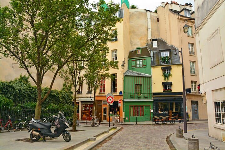 Kids and Families Marais Private Tour in Paris including Jewish Quarter