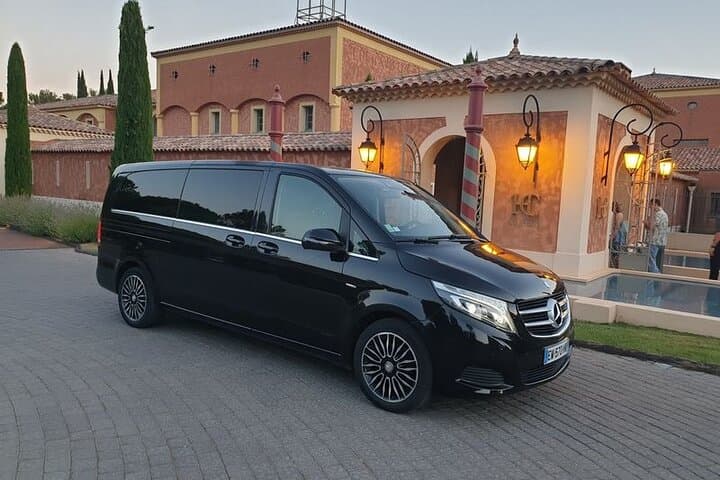 Private Transfer from CDG/ORLY/LBG Airport to Paris (Van-7 Pax)