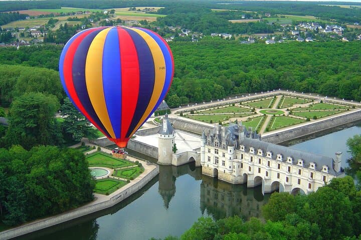Balloon ride over Chenonceaux