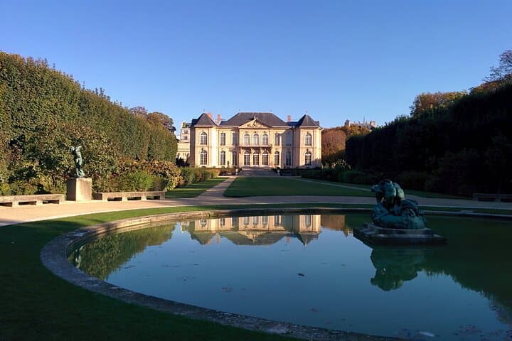 Private Eiffel Tower district walking tour with Rodin Museum