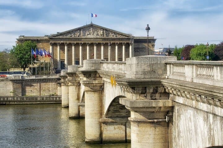 7 day Paris Must-Do Burgundy Champagne Culture Wine Small Group15