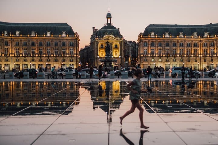 Bordeaux Private Walking Tour with a Local