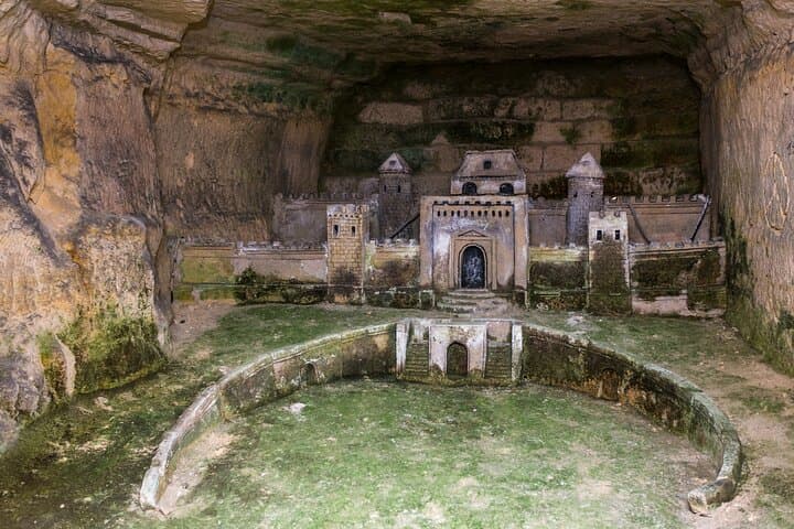 Paris Catacombs Tour with Restricted Areas