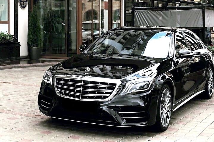 Departure Transfer: Paris City to Paris Airport CDG by Luxury Car