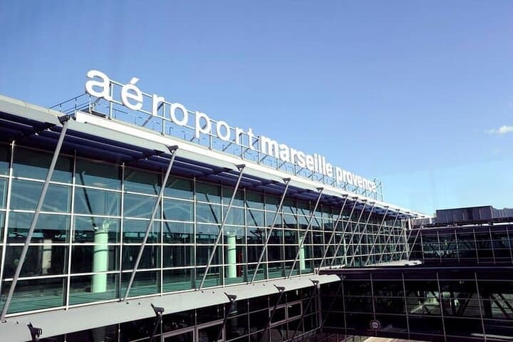 Private Transfer from Marseille Airport to Avignon