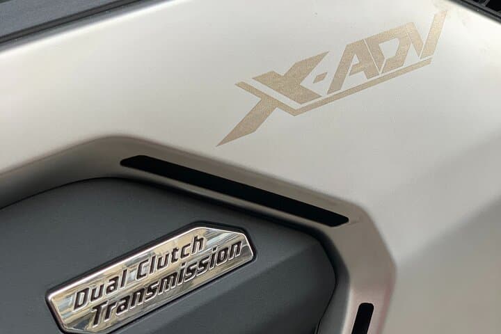 Scooter rental X-ADV Honda 2023 (A2 license) Paris