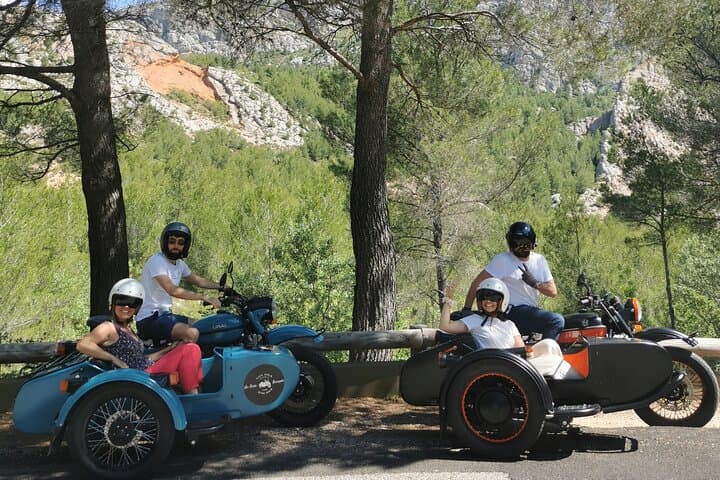 From Aix-en-Provence: Sidecar Day Tour with Wine tastings