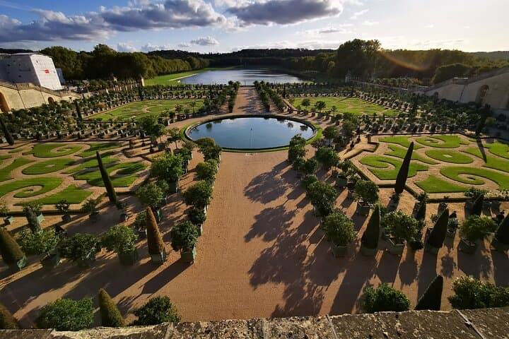 Giverny and Versailles Full Day Private Guided Tour wih Hotel Pickup