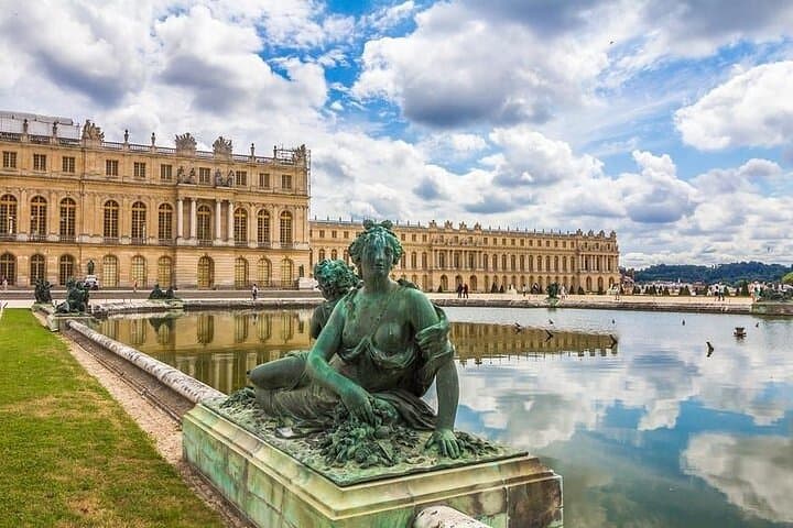 Giverny and Versailles Full Day Private Guided Tour wih Hotel Pickup