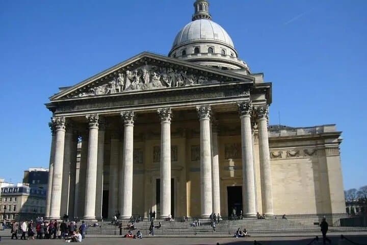 Paris Latin Quarter Walking Tour plus Seine River Cruise Option