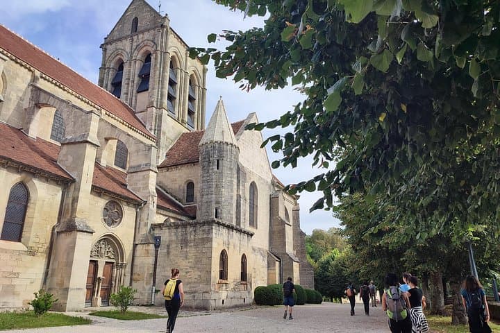Hiking Adventure in Van Gogh's Footsteps with 6 miles walk