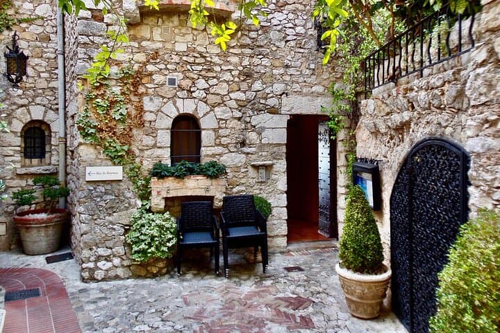 5-day Private Paris, Burgundy, Provence, Nice Live Guided Tour