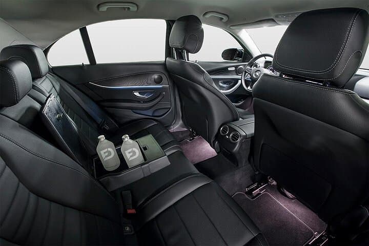 Best Private Airports Transfers - Executive Sedan Service