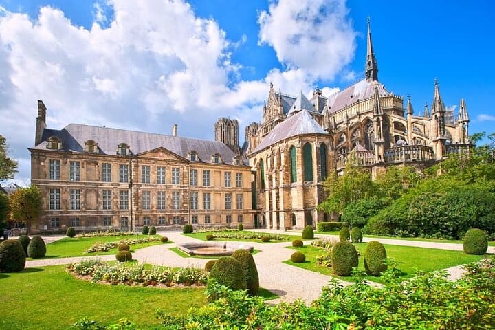 Paris to Reims one way or round-trip transfer in Sedan Car or Van