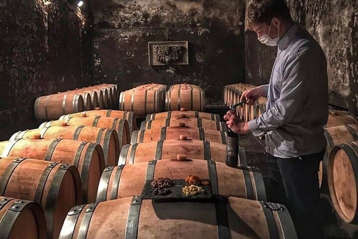 Bordeaux: Château Visit, Underground Cellars & Wine Tasting