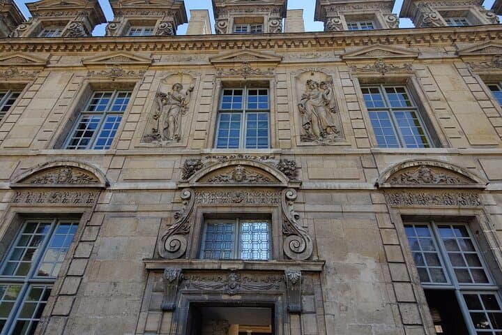 Paris 4 hours Private Guided Trip with Indian Meal -Hotel pickup