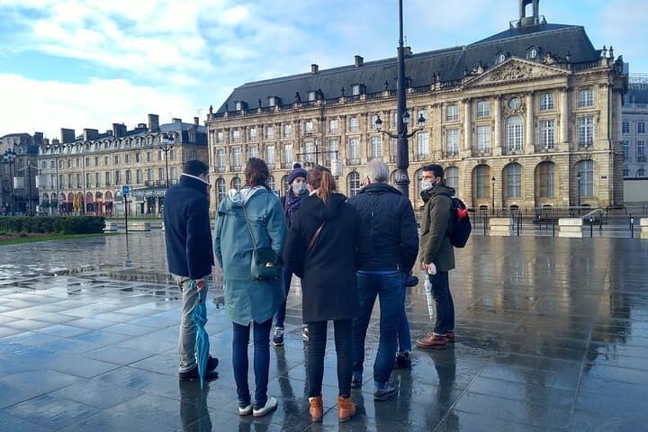 Guided tour history of the port of Bordeaux Vert Bordeaux Place de la Bourse