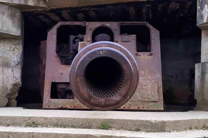 Longues-sur-Mer battery