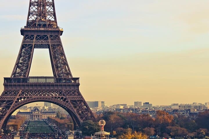 Paris City Tour with Private driver in Luxury Minivan