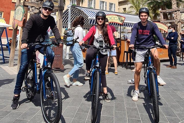 Bike rental in Nice - Vélo bleu in Old Nice