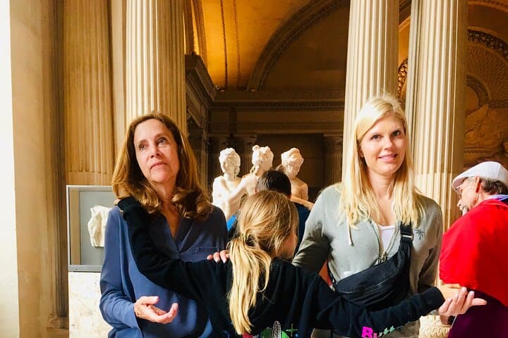 Mamma Mia! Paris Louvre Museum Guided Tour Kid-Friendly Activity