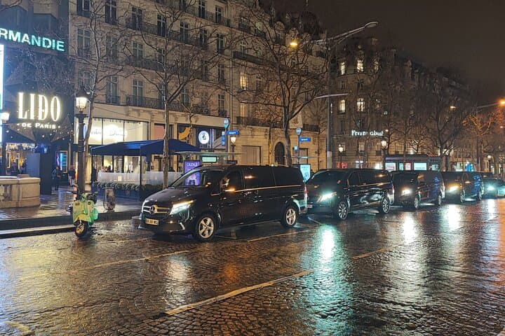 Private Transfer between Charles de Gaulle Airport and Paris by Van