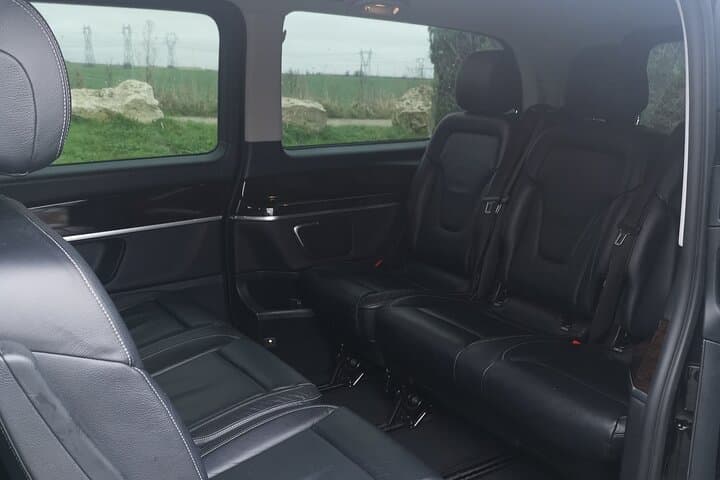 Private Transfer between Charles de Gaulle Airport and Paris by Van