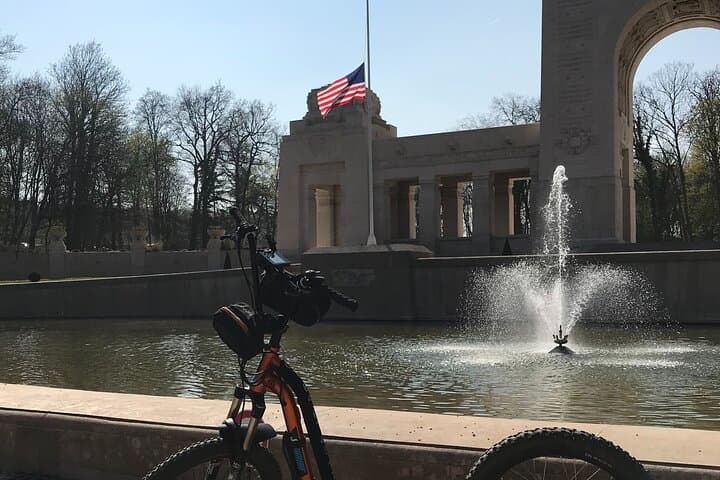 #E.trott in front of the Lafayette Escadrille monument.
#E.trott in front of the Escadrille Lafayette monument.
