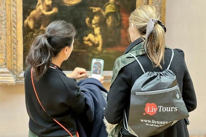 Louvre Max 6 People Small-Group Tour with Mona Lisa First Viewing