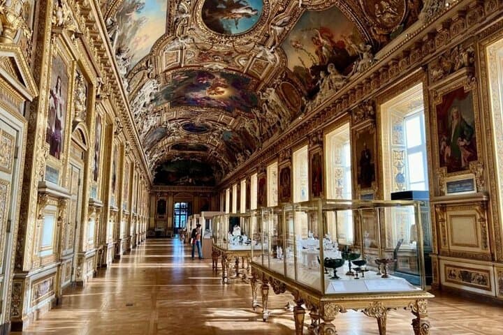 Louvre Max 6 People Small-Group Tour with Mona Lisa First Viewing