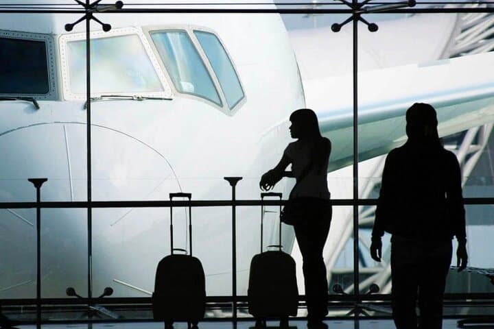 Private Transfer from Charle de Gaulle Airport to Paris 4-6 Pax