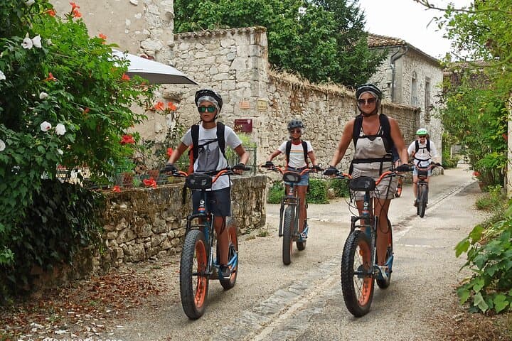 In the village of Issigeac