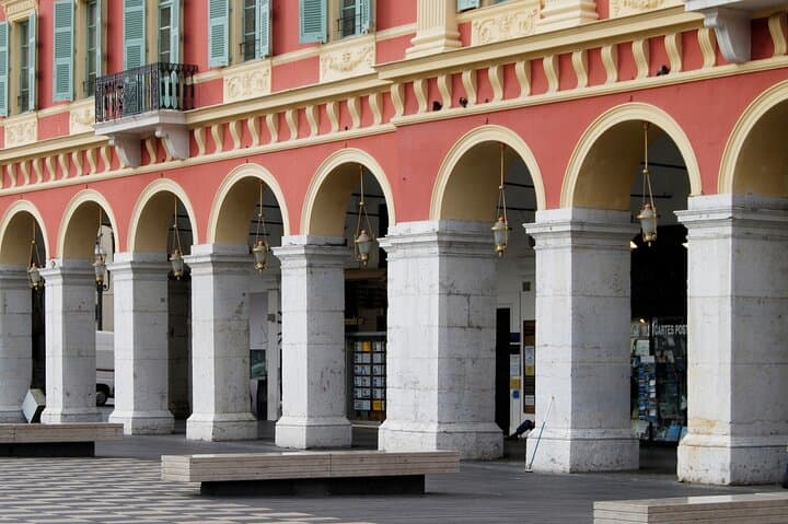 Self-Guided Highlights Scavenger Hunt and Tour in Nice