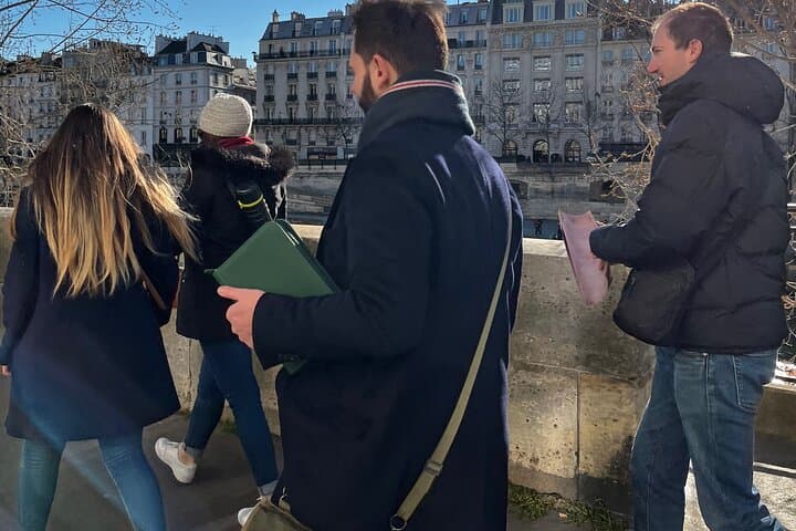 Outdoor Escape Game in Paris : The Stone of Nicolas Flamel