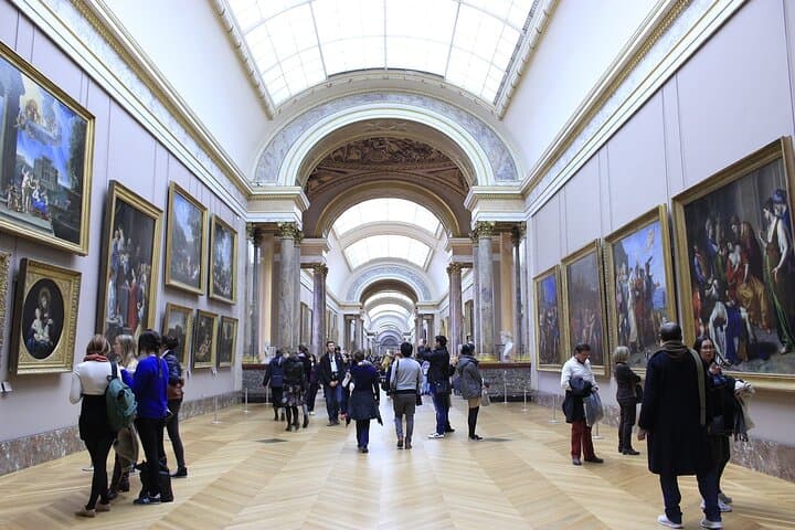 Full-Day Paris City Tour with Louvre, Saint-Germain-des-Pres and Lunch Cruise