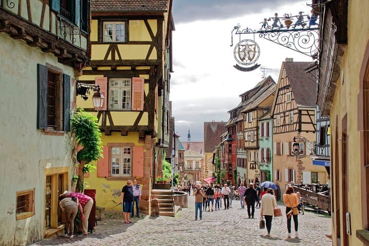 We will be at Riquewihr at the end of the day. Here all the little streets are so charming.